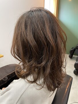 ウルヘアイーズ(ulu.hair ease) ミディアムレイヤー