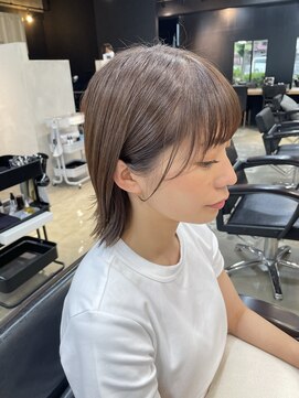 ローハ(Lowha) Lowha【お客様スタイル】小顔に見せるフェザーおくれ毛