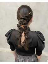 スロウ(sloe)&nbsp;ポニーテールでツイン