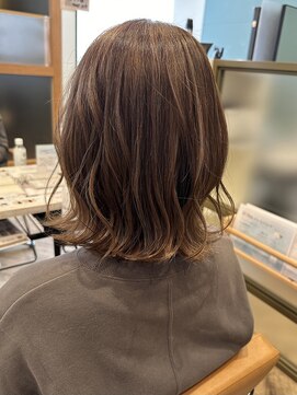 プラス ファースト ヘア(Plus 1st) ミディボブの外はね