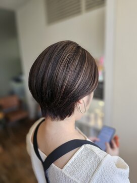 ビフィーノ イーリス 川西店(bifino iris) 耳かけが可愛い丸みショート