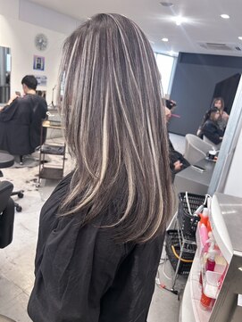 キング 枚方店(K!ng) ハイライトカラーミルクティーベージュレイヤーカット