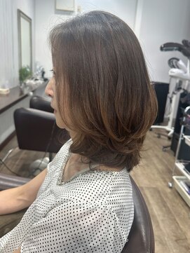 ヴィヴィ(VIVIE) 30代40代50代60代人気ひし形くびれヘア小顔レイヤー大人ミディ