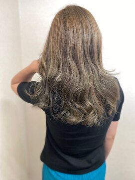 コワフュール ル ボア(Coiffure le bois) レイヤーロング×ブルーアッシュ