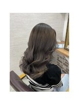 クラビス プラチノ(CLAVIS PRATINO) グラデーションカラー グレージュカラー レイヤーカット