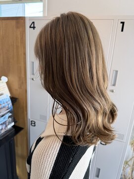 アウラヘアーサロン(aura hair salon) オリーブベージュ
