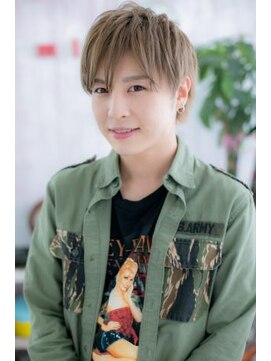 ヘアアンドビューティー ミック(Hair & Beauty miq) ホワイトグレージュのシースルー韓国マッシュa1