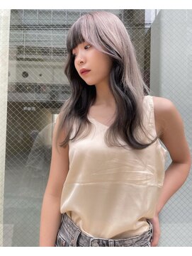 リリー(Lilley) (lilley内堀)学割×ブリーチカラー×シルバーカラー