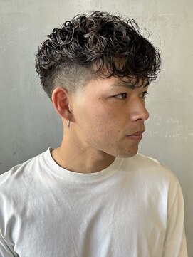 フランクスバーバーリザーブ 人形町店(FRANK’S BARBER RESERVE) 前下がりダウンバング　ｙ