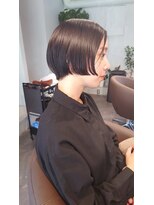 トナリ(tonari)&nbsp;横のシルエットが素敵なショートボブ