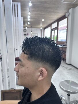 ヘアーサロン ヴィアルス 松原店(hair salon VIARS) 渋くてかっこいい!スキンフェード毛流れパーマ!