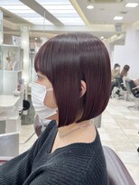 ラルム 新宿(LARME SHINJUKU)&nbsp;ミニウルフチェリーブラウンブリーチなしショートボブ前髪/新宿