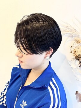 イソラヘアアトリエ(Isola hair atelier) 【Isola】ダークブルー×ハンサムショート