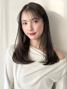 ローネス(LONESS) 透け感のあるグレーベージュと顔まわりレイヤーで柔らかさを