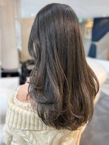 エアー 青山(AIR)&nbsp;ロングヘアグレージュカラーレイヤースタイル