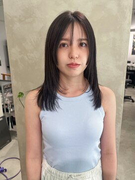 ノマド(nomad) ミディアムレイヤー　アッシュブラウン　レイヤーカット