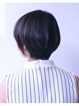 シャカ(SHAKA) 丸みショート 黒髪ベリーショート ヘルシーレイヤー ボブディ