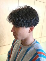 ニアウ 伊勢崎連取店(Niau)&nbsp;刈り上げセンターパートツイストスパイラルパーマ