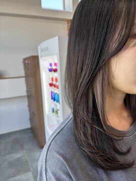 リノ 金山(Rino) デザインカラー/レイヤーカット/ウェットヘア/オリーブベージュ