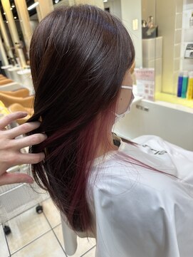 クオリス 上板橋店(QUALIS) インナーカラー×大人可愛いレイヤースタイル×ピンクカラー