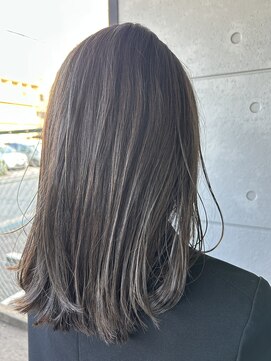 joyeuxミディアムヘア/グレージュ【盛本彩乃】