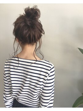 アクシス ナゴヤ(AXIS NAGOYA) 【AXIS×加藤えみか】ゆるっとアレンジ おだんごヘア