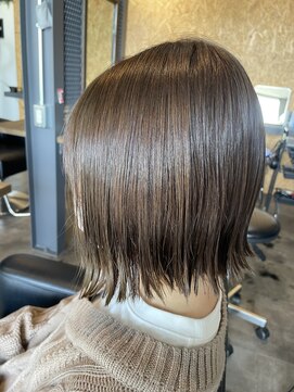 ヘアーメイク アン hair make ANN 前下がり切りっぱなしボブ