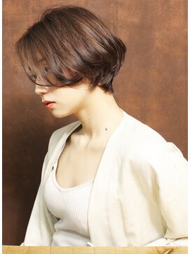 シアンデルカ(CYANDELUCCA) 横顔美人なショートヘア