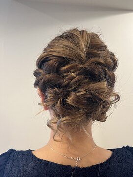 ボヌール(BonHeur) シニヨン