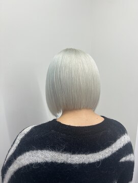 モニカ 原宿店(MONIQA) ホワイトカラー