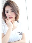 ショートボブ　大人っぽく色気　小顔ヘア