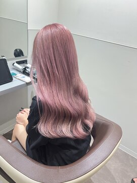 リノ(RLINO) 【名古屋/栄】レイヤーカット/ブリーチ/ピンク