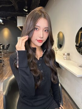 ザシェノンウメダ(THA CHAINON UMEDA) イメチェン/ピンクベージュ/アンブレラカラー/前髪/心斎橋