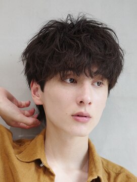 バイフィフス 原宿/表参道(by fifth) 緩めニュアンスパーマフェザーパーマメンズセンターパートウルフ