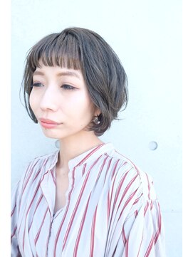 カカン(Kakan) カーキグレージュボブ