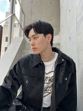 エクリ 麻布十番(equri) カルマパーマ韓国風ショートセンターパート