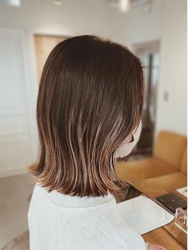 コエ 元町 石川町 (Koe.) ハイライト/シアーベージュ/カカオブラウン【元町/石川町】