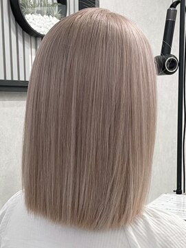 ロウル 渋谷(LOWRL) 暖色ミルクティーベージュ