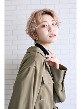 ジプソ 池袋西口(Gypso) 前髪なし　センタパート　ハイトーン　池袋美容室　Gypso