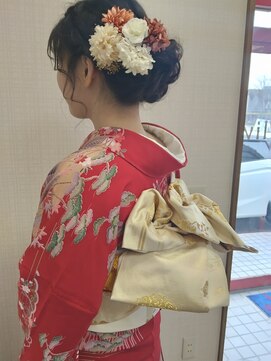 サロン ド オリーブ 成人式シニヨン