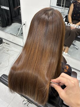 ロムーク 表参道(LOMKH) ミディアムレイヤーカット縮毛矯正透明感カラー顔周りカット