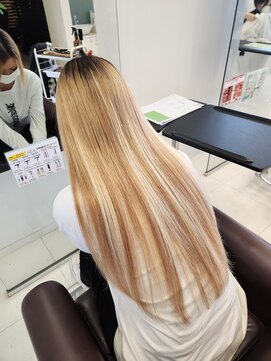 スリーヘアーデザインズ(Three Hair Designs) r