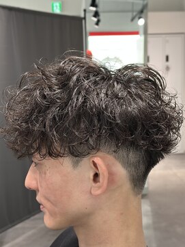 オーシャントーキョー 神戸(OCEAN TOKYO KOBE) シャドウパーマ刈り上げマッシュ