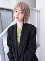 ルーム(Loom.) ケアブリーチ ハイトーンボブ レイヤーボブ デザインカラー