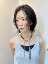 ヌフ(neuf) 顔まわりレイヤー×切りっぱなしボブ|黒髪・暗髪