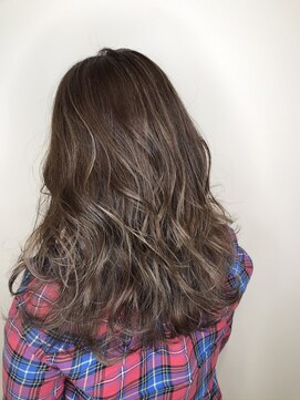 アヴァンス 神戸元町店(AVANCE.) ラベージュ　ハイライト　ダブルカラー