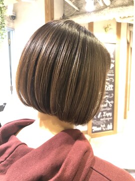 カルテット(Quartett) 切りっぱなしボブ