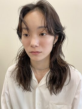 ノラ シブヤ(NORA) ウルフカット　ウルフボブ　ボブウルフ　センターパート