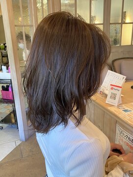 エイミーバイアフロート(amie by afloat) ◆ 軽さで動かす◎ミディアムレイヤー