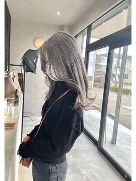 ムード カナザワ(mood kanazawa) ブリーチで透明感シアーグレージュ◎